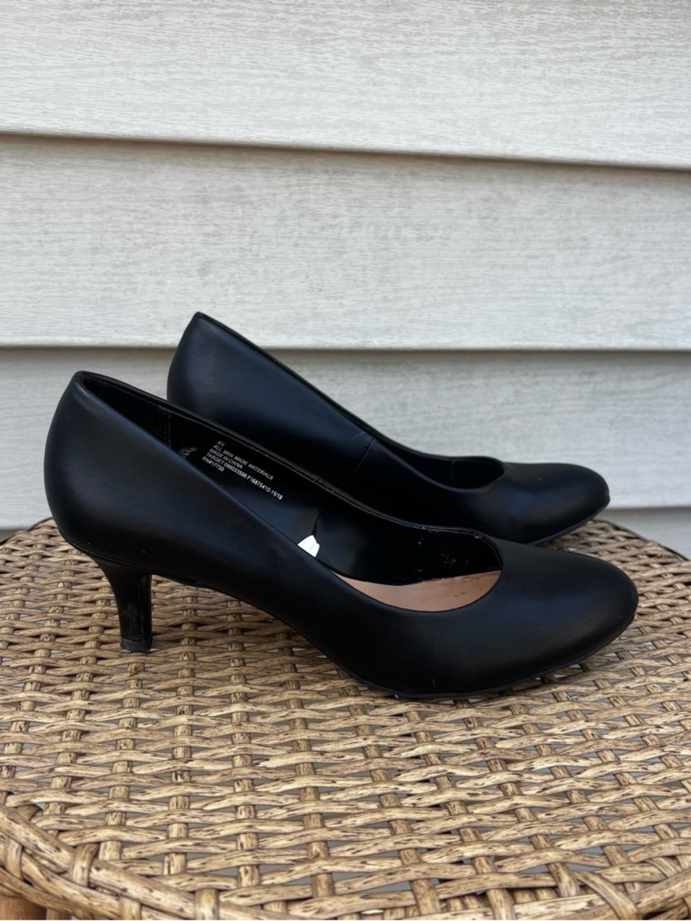 A New Day Black Round Toe Faux Leather Kitten Heels- Size 8.5 (Classic & Comfy!)